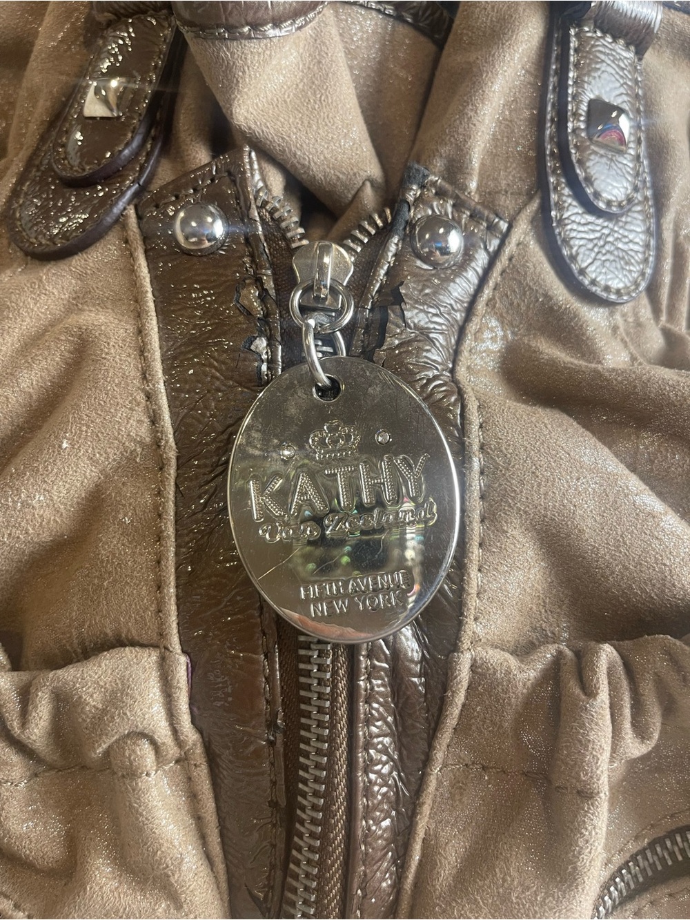🔺️SOLD🔺️Kathy Van Zeeland Tan and Dark Brown Gathered Satchel - Picture 2 of 8
